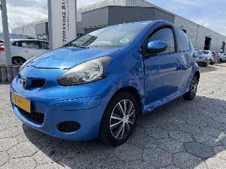 Damaged car Toyota Aygo 1.0-12V Dynamic Navigator 2011/10