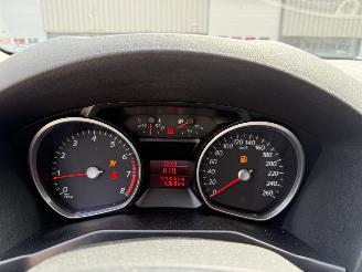 Ford Mondeo 1.6-16V Trend picture 19