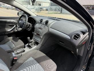 Ford Mondeo 1.6-16V Trend picture 16