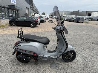 Vespa  Sprint 50 picture 3