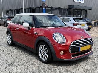 Mini Cooper 1.5 Cooper Business AUTOMAAT picture 3