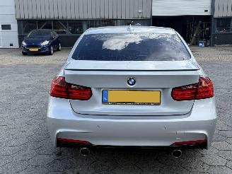 BMW 3-serie 320i Executive picture 5