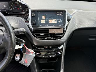 Peugeot 208 1.2 PureTech GT-line picture 19