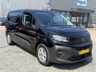 Peugeot e-Partner 136 L2 50 kWh picture 3