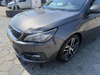 Peugeot 308 SW 1.6 BlueHDI Blue Lease Executive picture 11