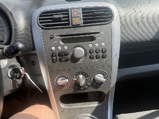 Suzuki Splash 1.0 VVT Exclusive picture 18