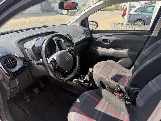 Peugeot 108 1.0 e-VTi Envy picture 13