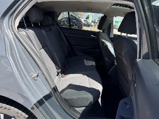 Volkswagen Golf 1.5 AUTOMAAT eHybrid Life Edition picture 12