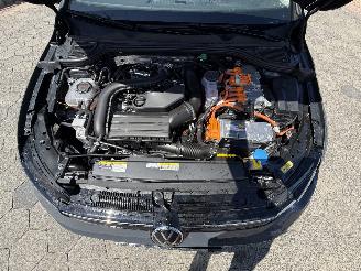 Volkswagen Golf 1.5 AUTOMAAT eHybrid Life Edition picture 7