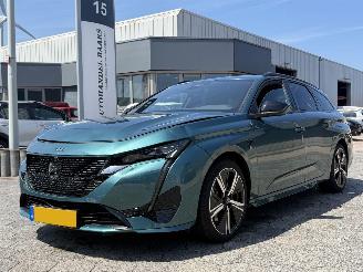 Schadeauto Peugeot 308 SW 1.6 Plug-in Hybrid 195 GT 2025/11