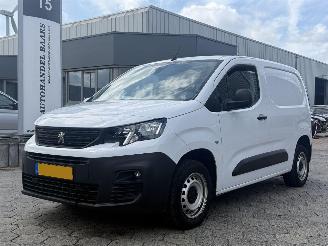 Vaurioauto  commercial vehicles Peugeot Partner 1.5 BlueHDi 100 S&S L1 2022/10