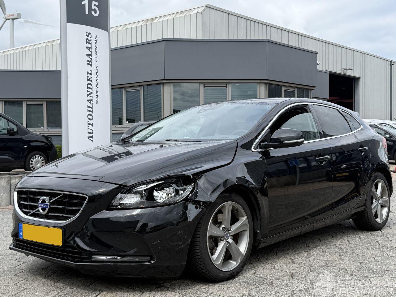Volvo V-40 1.6 T3 Momentum