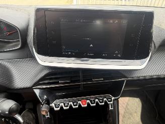 Peugeot 208 1.2 PureTech Active Pack picture 16