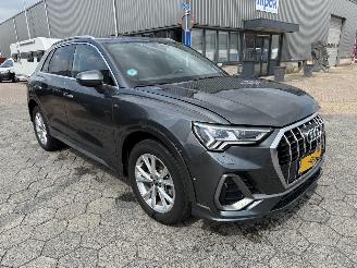 Voiture accidenté Audi Q3 45 TFSI e S edition 2023/4