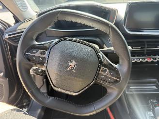 Peugeot e-2008 EV Allure Pack 50 kWh picture 16