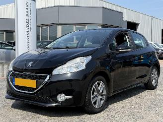 uszkodzony samochody osobowe Peugeot 208 1.2 VTi Active 2013/3