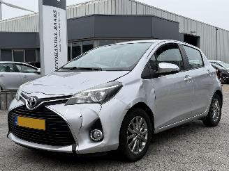 krockskadad bil auto Toyota Yaris 1.3 VVT-i Style AUTOMAAT 2016/4