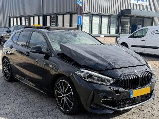 BMW 1-serie 118i M AUTOMAAT PANO picture 3