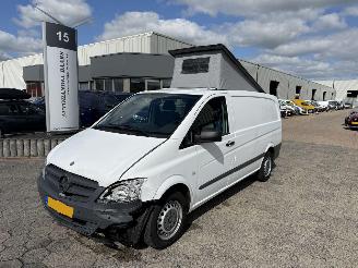 krockskadad bil camper Mercedes  VITO 2011/5
