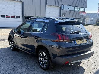 Peugeot 2008 1.2 PureTech Allure picture 6