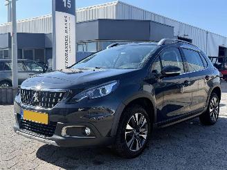 Schadeauto Peugeot 2008 1.2 PureTech Allure 2017/8