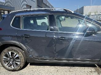 Peugeot 2008 1.2 PureTech Allure picture 8
