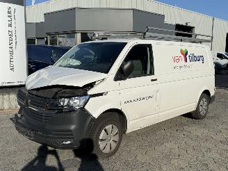 Schade bestelwagen Volkswagen Transporter 2.0 TDI L2H3 28 Comfortline 2022/2