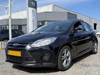Schadeauto Ford Focus 1.0 EcoBoost Edition 2014/4