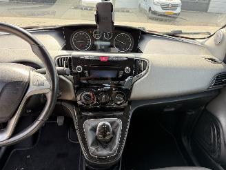 Lancia Ypsilon 0.9 TwinAir Silver picture 18
