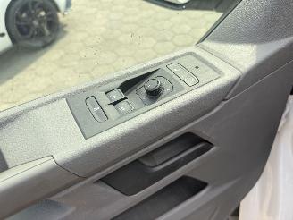 Volkswagen Transporter 2.0 TDI L2H3 28 Comfortline picture 17