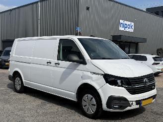 Volkswagen Transporter 2.0 TDI L2H3 28 Comfortline picture 3