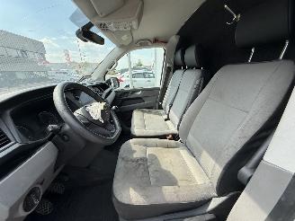 Volkswagen Transporter 2.0 TDI L2H3 28 Comfortline picture 16