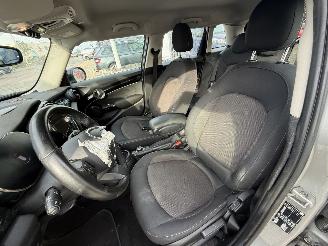 Mini Cooper 1.5 Cooper Camden Edition AUTOMAAT picture 13