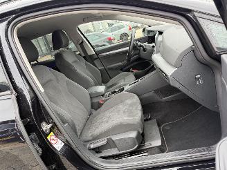 Volkswagen Golf Variant 1.0 eTSI Life Business picture 16