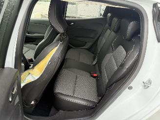 Renault Clio 1.6 E-Tech Hybrid 145 Techno picture 13