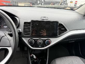 Kia Picanto 1.0 CVVT Airco picture 16
