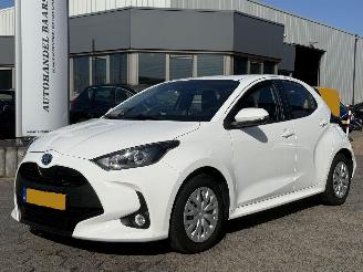 Schadeauto Toyota Yaris 1.5 Hybrid Active 2022/10