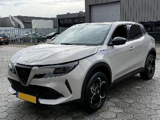 Alfa Romeo Junior 1.2 Turbo Hybrid Ibrida Speciale picture 4