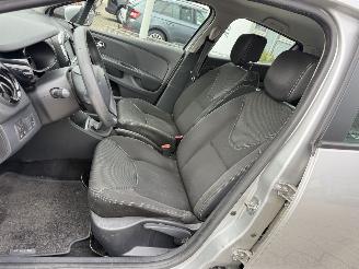 Renault Clio 1.5 dCi ECO Expression picture 9