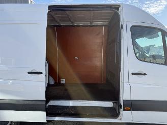 Volkswagen Crafter 35 2.0 TDI L2H1 picture 14