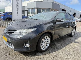 Damaged car Toyota Auris Touring Sports 1.8 Hybrid Lease+ 2014/1