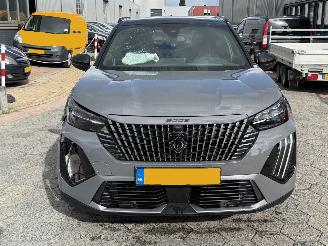 Peugeot 2008 1.2 Hybrid 136 GT picture 2