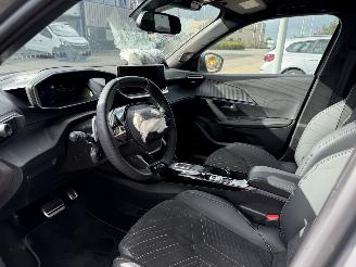 Peugeot 2008 1.2 Hybrid 136 GT picture 14