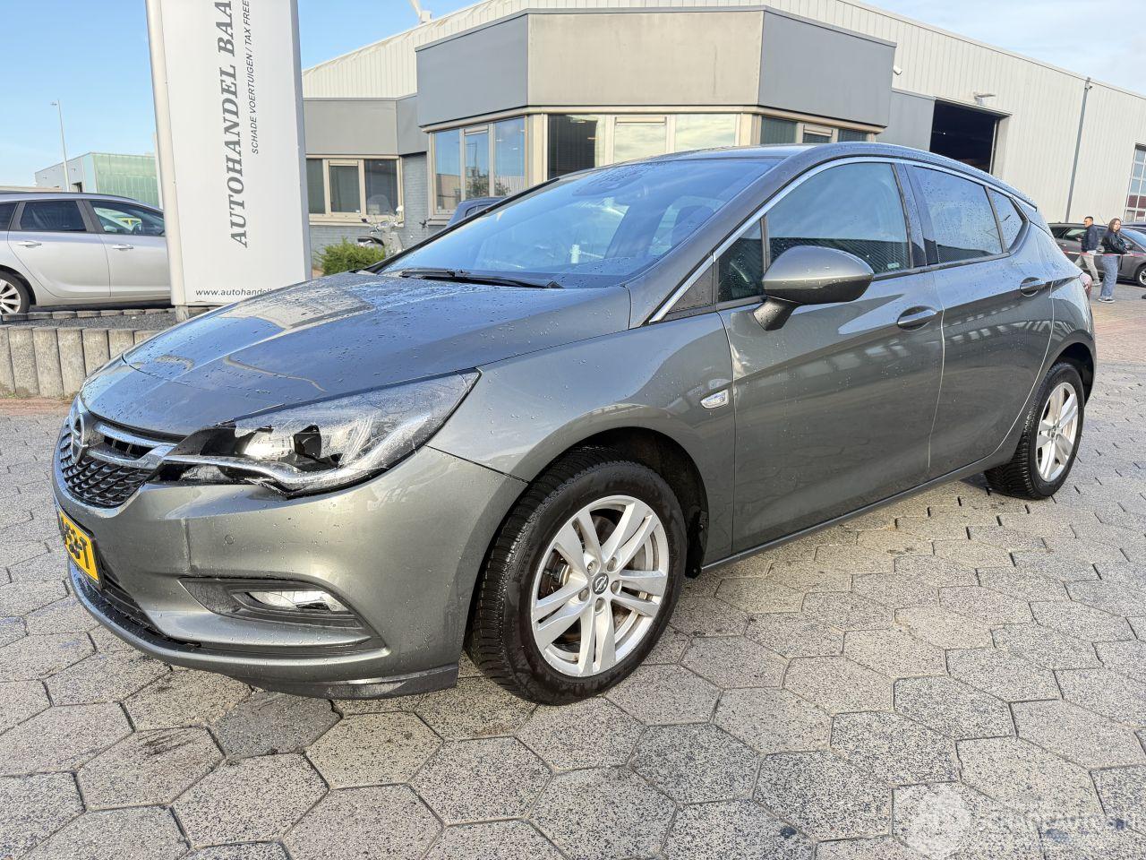 Opel Astra 1.6 CDTI AUTOMAAT Innovation