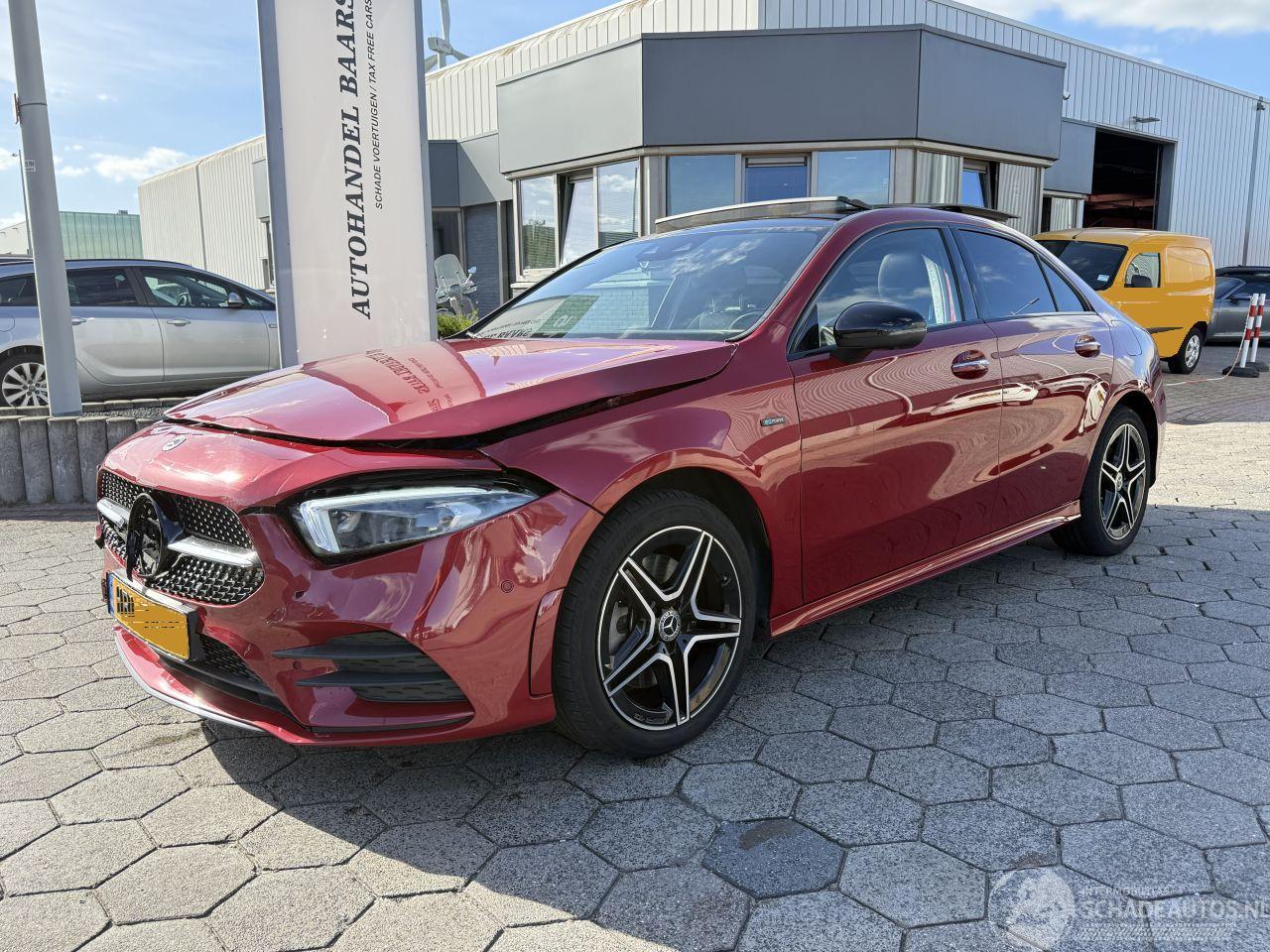 Mercedes A-klasse 250 e AMG Ambient light Panoramadak Automaat Premium Plus