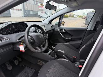 Peugeot 208 1.2 PureTech Active picture 13