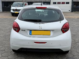 Peugeot 208 1.2 PureTech Active picture 5