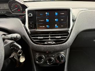 Peugeot 208 1.2 PureTech Blue Lion picture 16