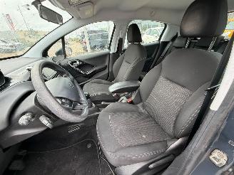 Peugeot 208 1.2 PureTech Blue Lion picture 12