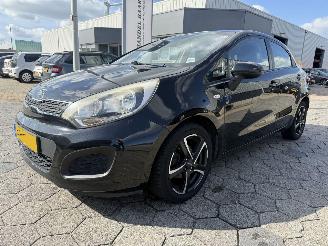 Voiture accidenté Kia Rio 1.2 CVVT Comfort Pack 2012/6